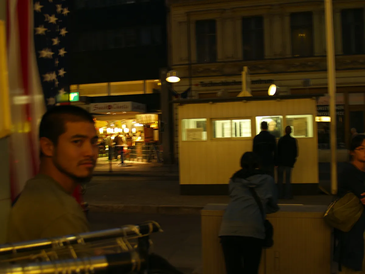 Berlin Wall and Cold War Walking Tour Itinerary: 10 Essential Stops