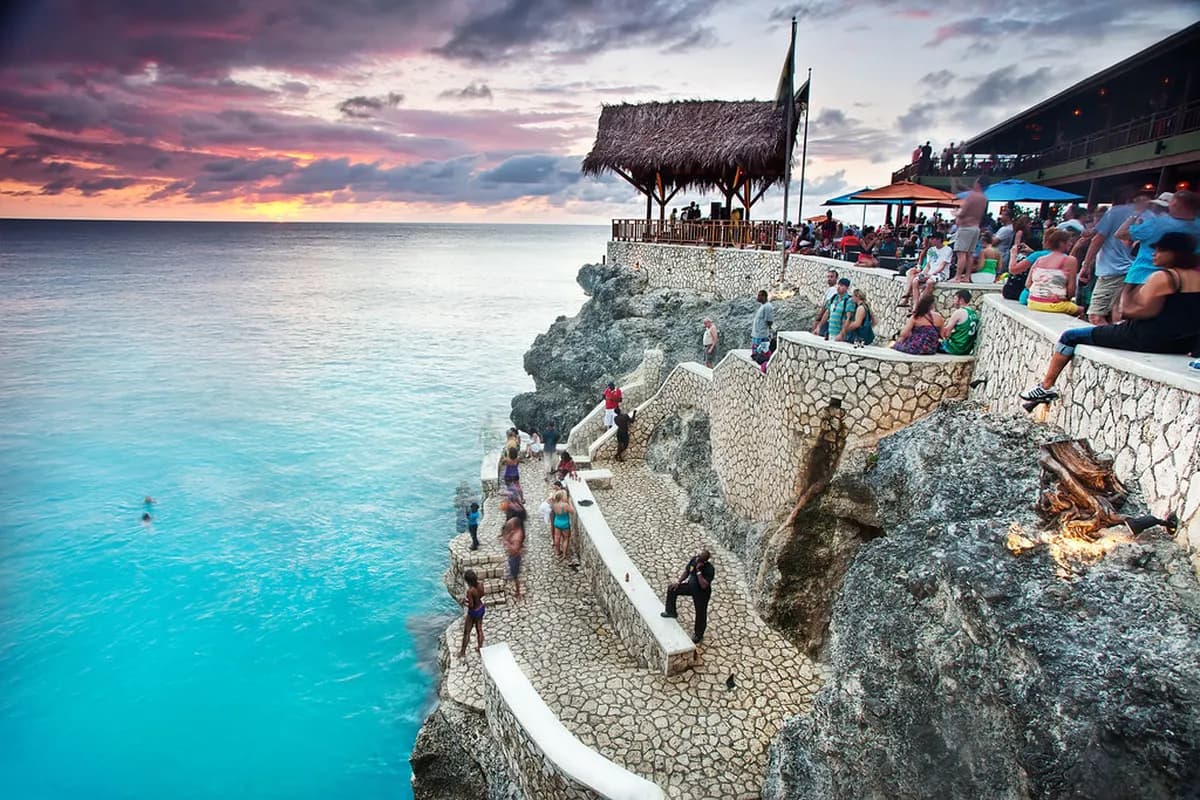 9 Best Beach Bars and Cliff Jumping Spots in Dubrovnik