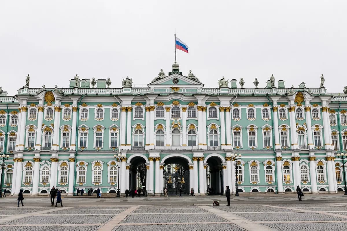 8 Essential Tips for Visiting the Hermitage and General Staff Building