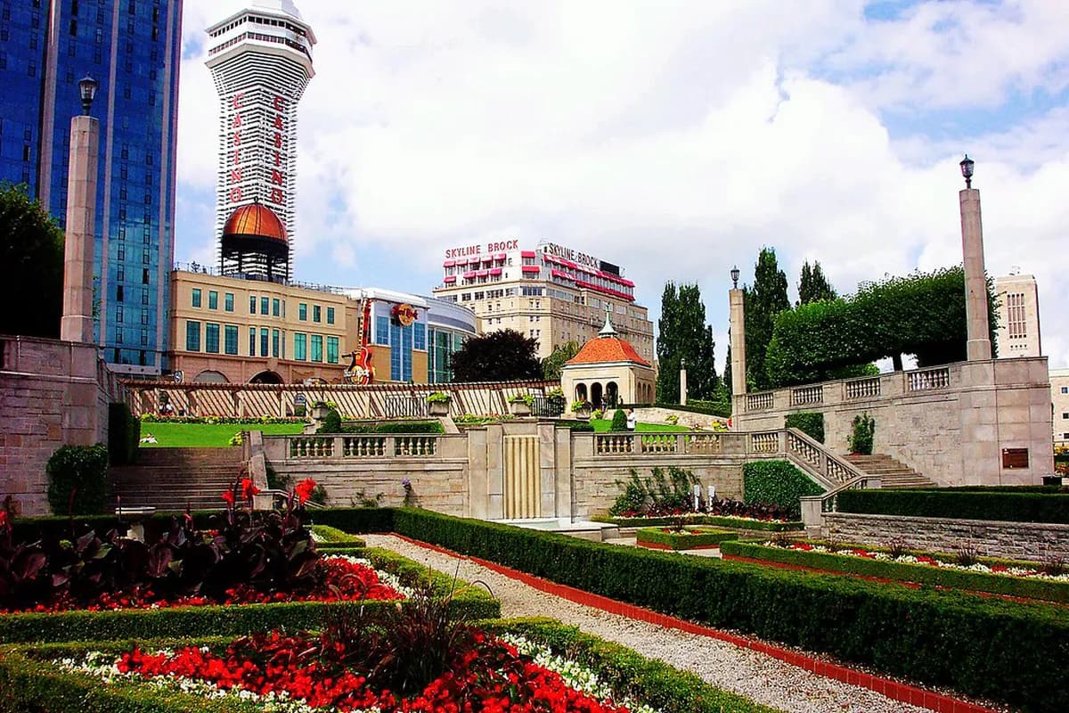 Must-See Landmarks on Arbat Street Moscow: A Complete Guide