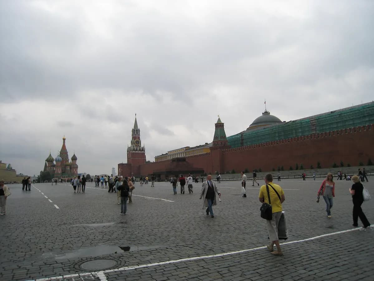 Red Square and St. Basil’s Cathedral Walking Itinerary: 10 Stops