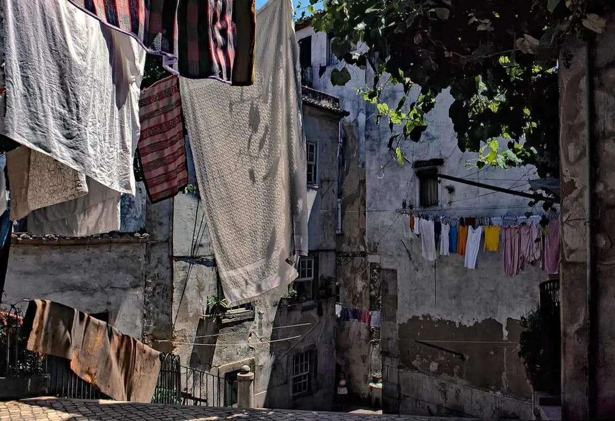 Where to See Fado in Lisbon: Alfama vs Bairro Alto (10 Tips)